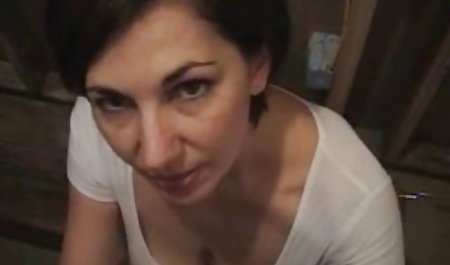 Sepong bokep semi hot milf cewek seksi ngentotin orang remaja